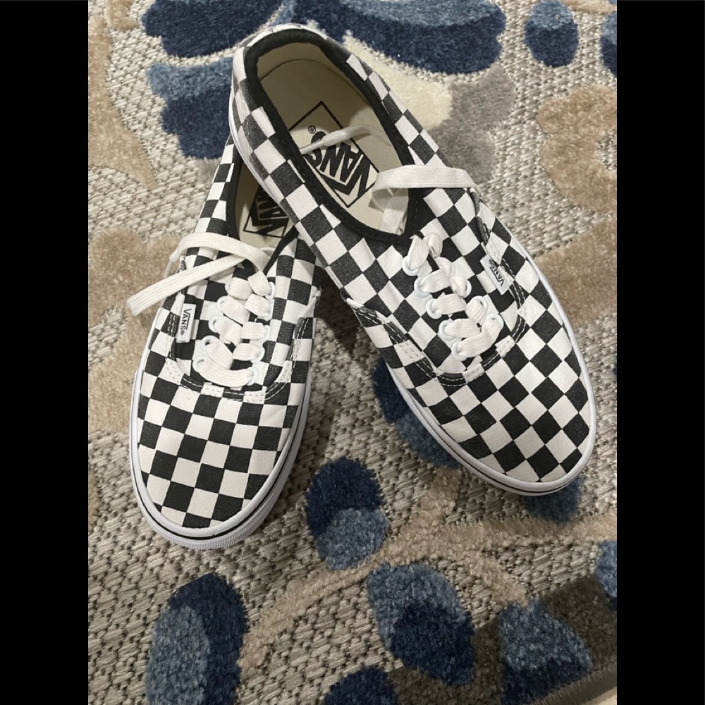 Home Vans Authentic Checkerboard Skate Shoe - Black / White. Men 6.5 women 8.0